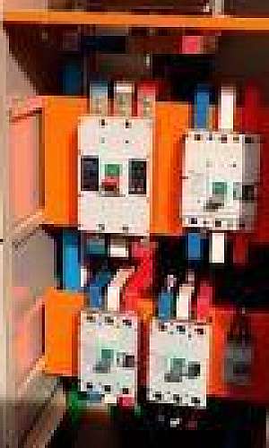 Instalação de painel elétrico Instalação de painel elétrico