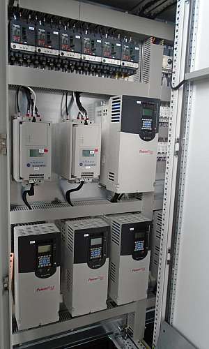 Instalação e montagem de quadros elétricos Instalação e montagem de quadros elétricos