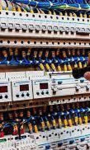 Montagem de painéis elétricos industriais Montagem de painéis elétricos industriais