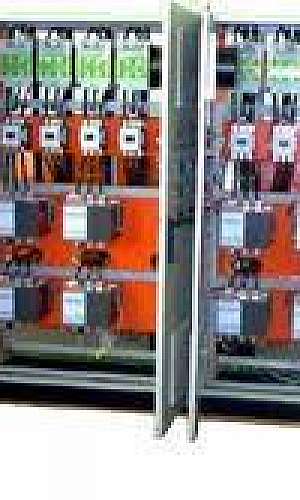 Montagem de painel de comando Montagem de painel de comando