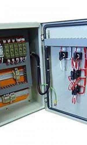 Montagem de painel de comando Montagem de painel de comando