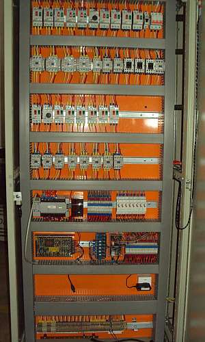 Montagem de painel elétrico industrial Montagem de painel elétrico industrial