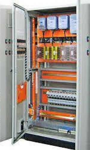 Montagem de painel industrial Montagem de painel industrial