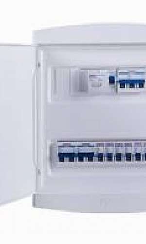 Montagem de quadro de disjuntores Montagem de quadro de disjuntores