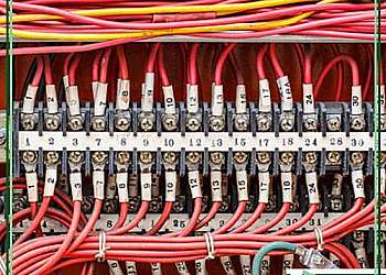 Quadro elétrico de distribuição Quadro elétrico de distribuição