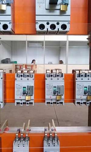Montagem de quadros elétricos industriais Montagem de quadros elétricos industriais