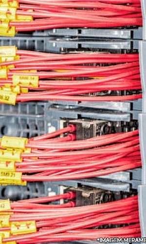 Montagem de quadros elétricos Montagem de quadros elétricos