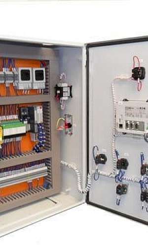 Montagem de um quadro de distribuição Montagem de um quadro de distribuição