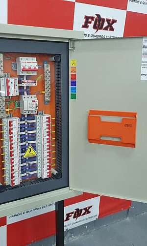 Painel elétrico de distribuição Painel elétrico de distribuição