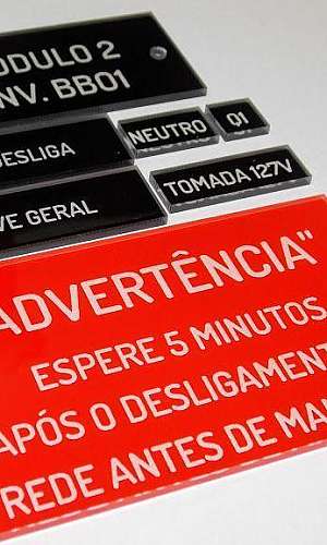Plaquetas Acrílicas para Painéis e Quadros Elétricos Plaquetas Acrílicas para Painéis e Quadros Elétricos