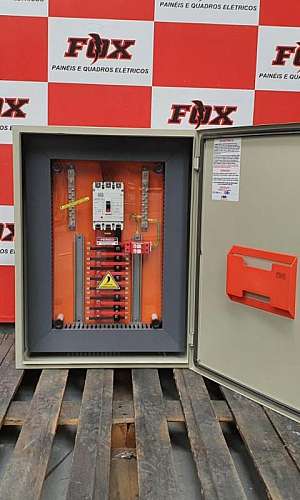 Quadro bifásico com barramento Quadro bifásico com barramento