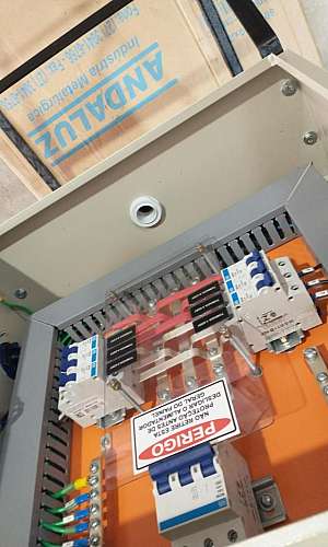 quadro de distribuição de força e luz quadro de distribuição de força e luz