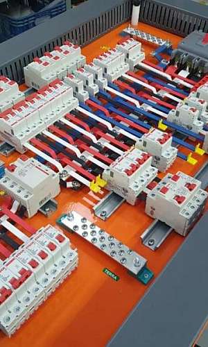 Quadro de distribuição elétrica Quadro de distribuição elétrica