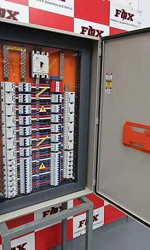 Quadro elétrico de distribuição Quadro elétrico de distribuição