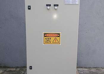 Quadro elétrico para 30 disjuntores Quadro elétrico para 30 disjuntores