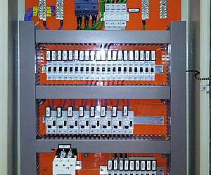 Quadros de comandos elétricos Quadros de comandos elétricos